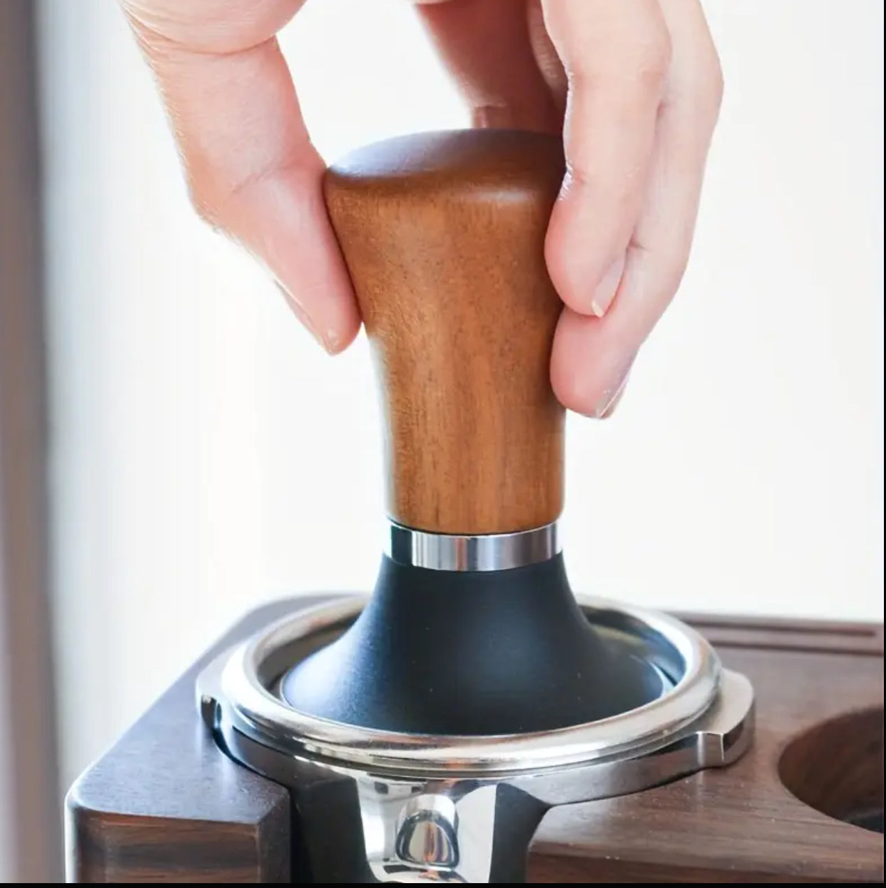 Edelstahl Tamper mit Holzgriff 51 mm + 58 mm